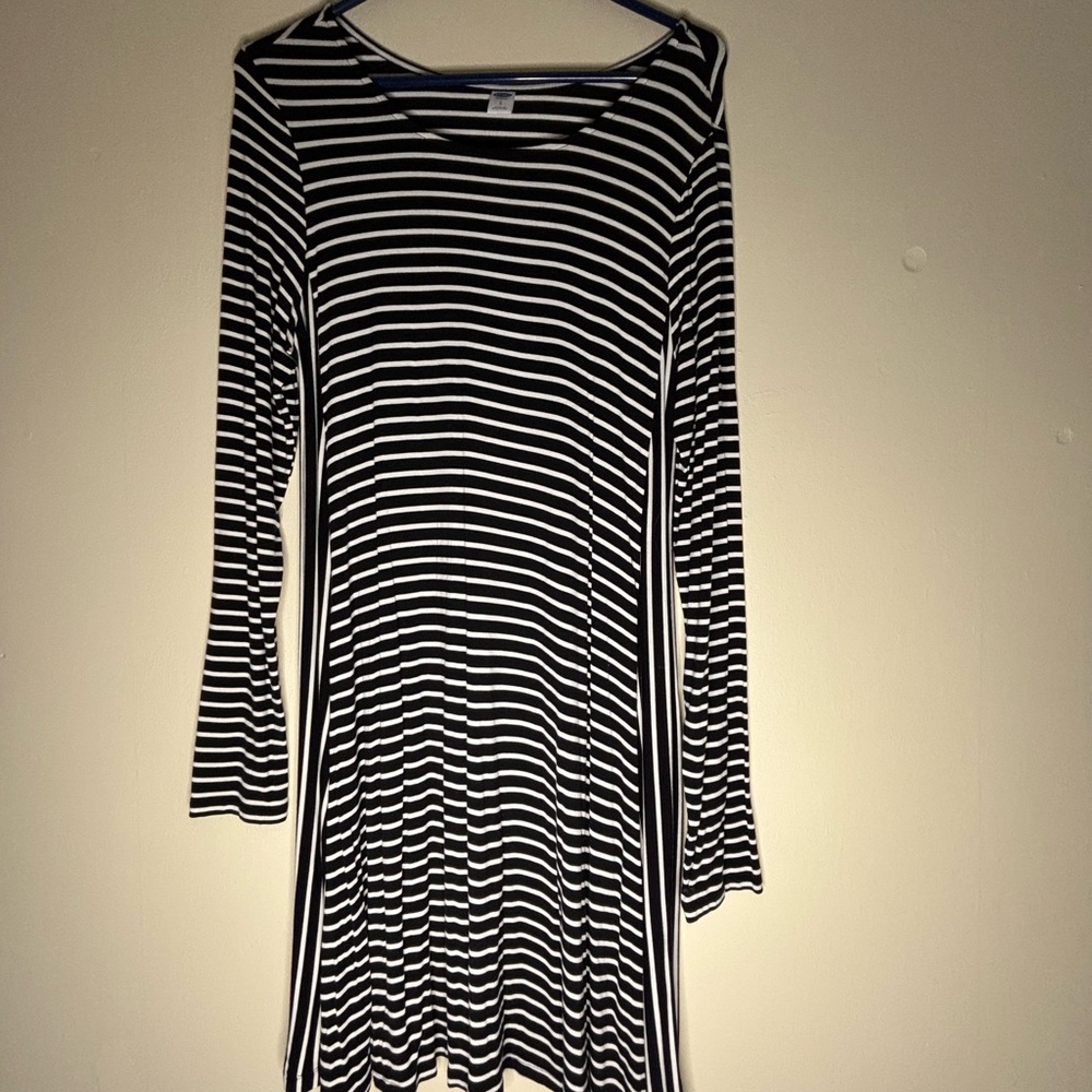Old Navy Black and White Striped Dress